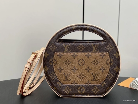 WIS PM VUITTON LOUIS Around Me 0309